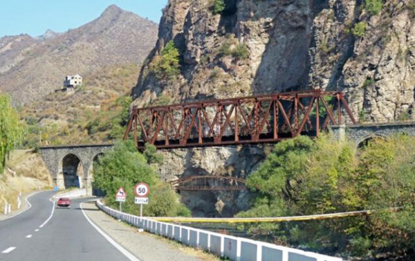 İrəvan kənarlaşdı, Rusiya İran üzərindən şərt qoydu